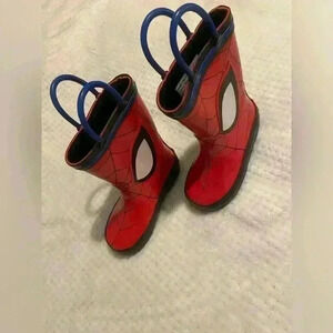 NWOT Spider-Man rubber boots. Size 5-6